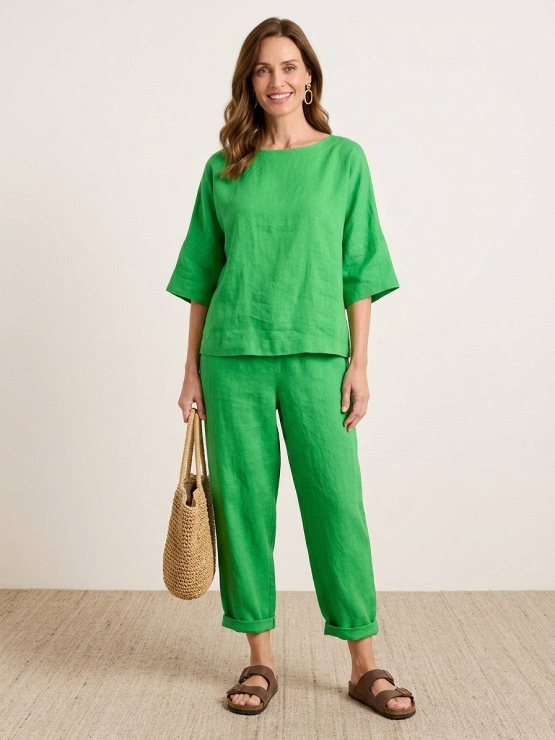 Monochrome Batwing Leisure Co-Ord set with boxy crop top and high-waisted tapered pants