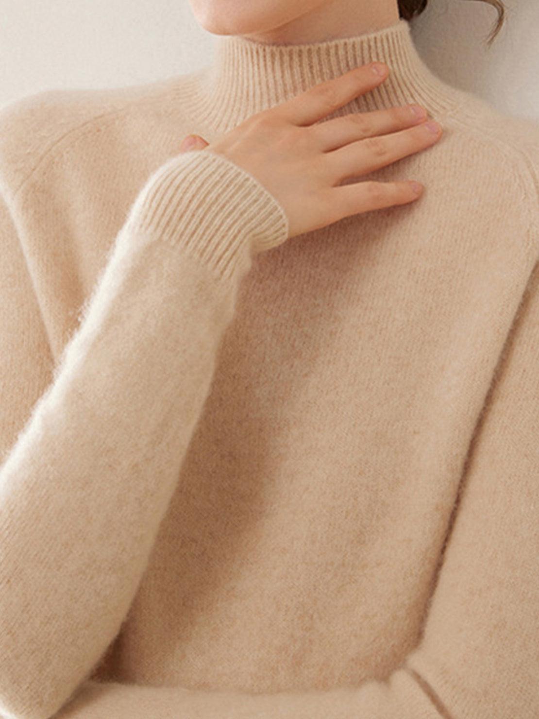 Lightweight 100% Italian cashmere sweater with mock-neck and regular fit for elegant style and warmth