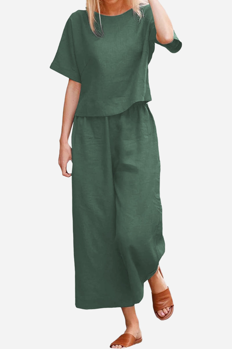 Lightweight Breezy Meadow two-piece set with relaxed fit and crumpled texture on mannequin