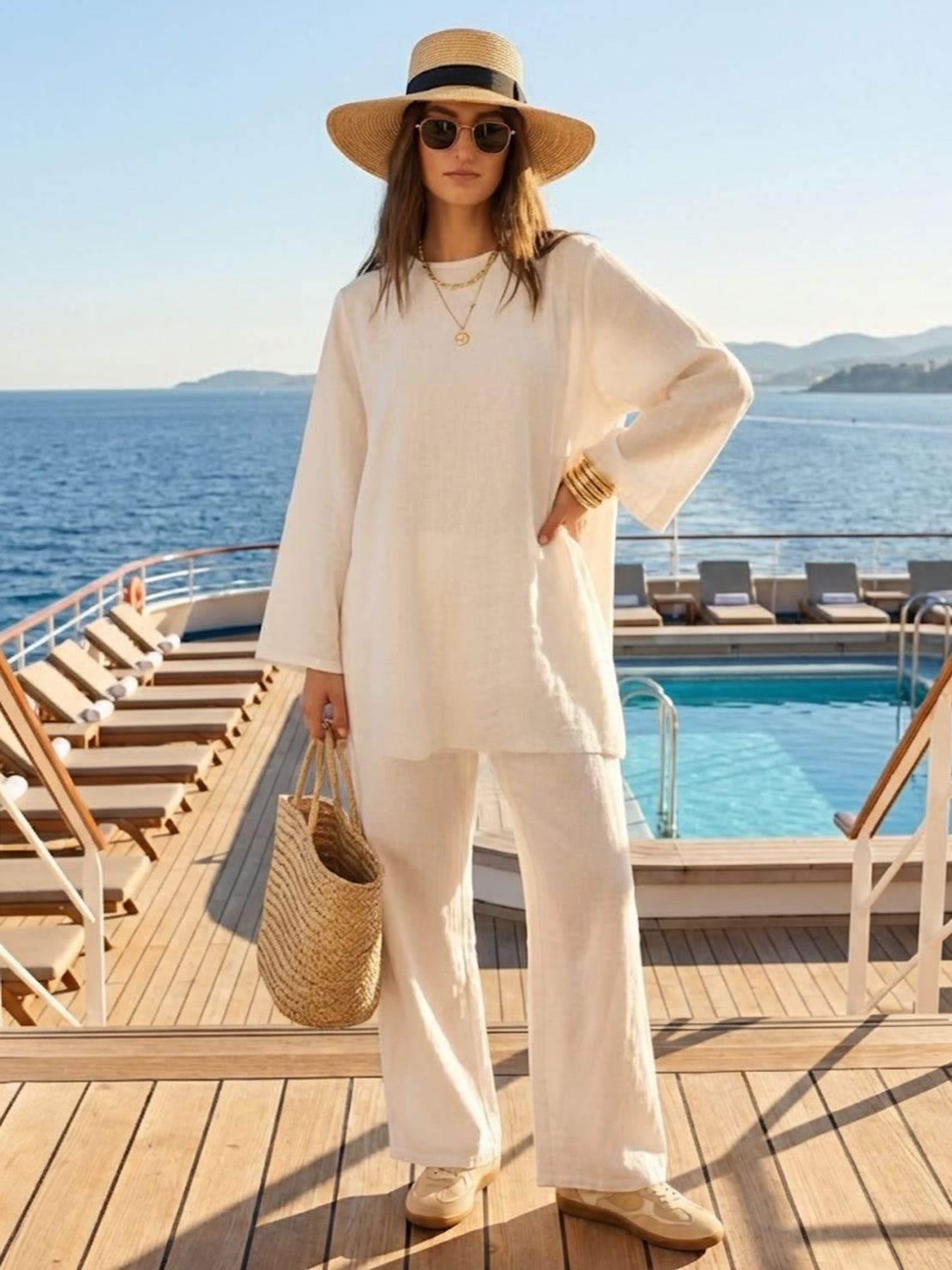 Everyday fashion loose-fit two-piece matching set in breathable fabric for casual elegance and comfort