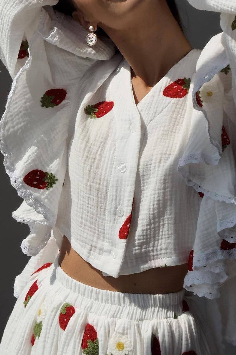 Sweet Countryside 100% cotton ruffled two-piece set with strawberry print and breathable fabric