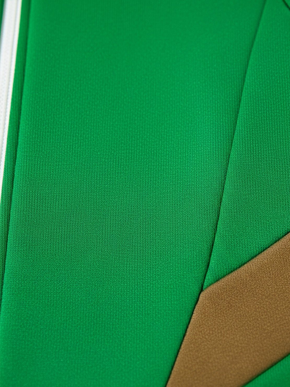 Colorblock Comfort Tracksuit with contrast curved panels and relaxed fit for casual wear