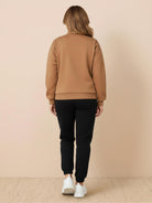 Colorblock Comfort Tracksuit with contrast curved panels and relaxed fit in wrinkle-resistant polyester