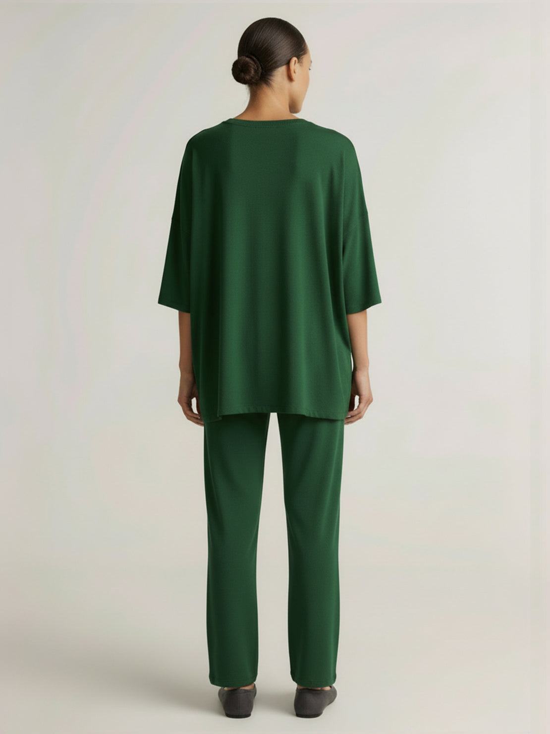 Oversized long-line loungewear set with pullover and straight-leg pants in soft knit fabric