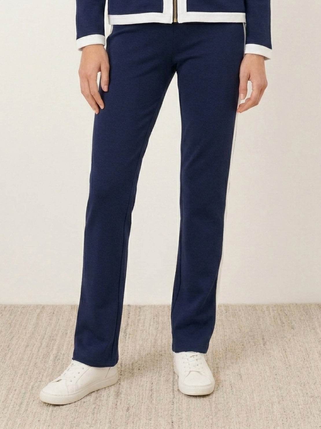 Elegant contrast zip two-piece outfit in soft stretch fabric