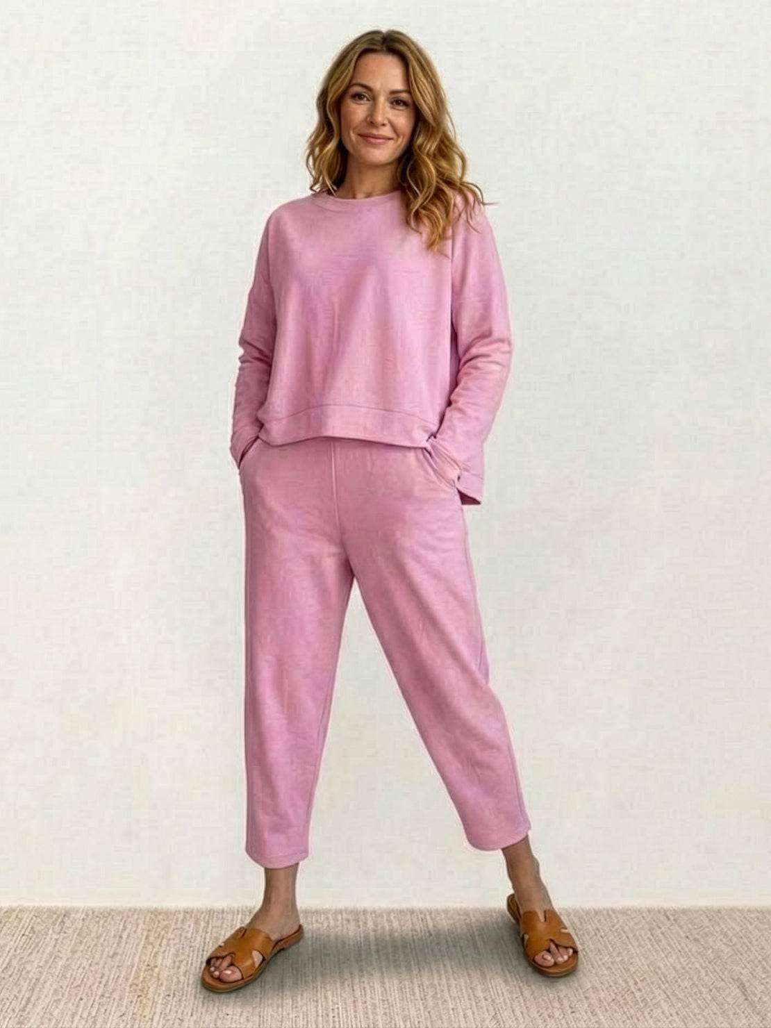 All-Day Comfort 2-Piece Outfit Set in lightweight, breathable fabric for versatile everyday wear