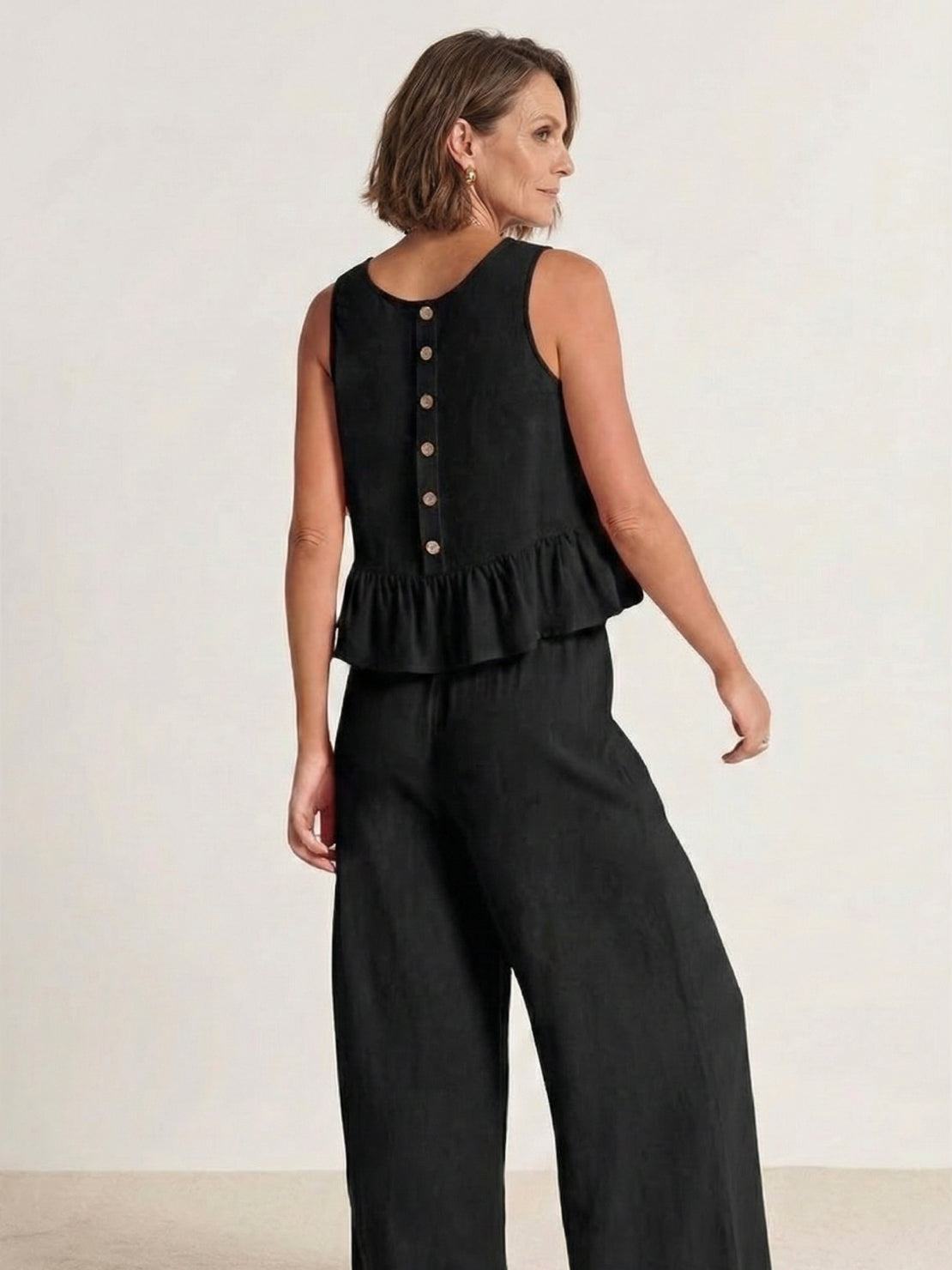 Lightweight breathable linen-like feel set for women in soft wrinkle-resistant fabric