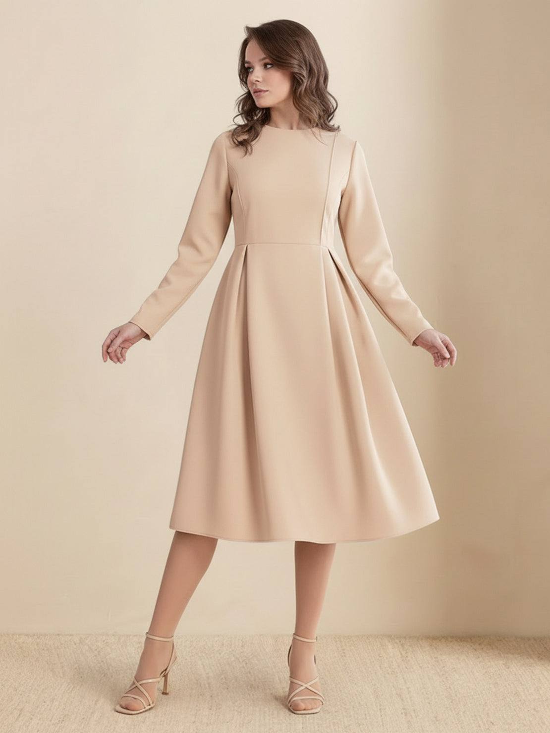 Women's water-repellent A-line hooded raincoat with belt and insulated lining